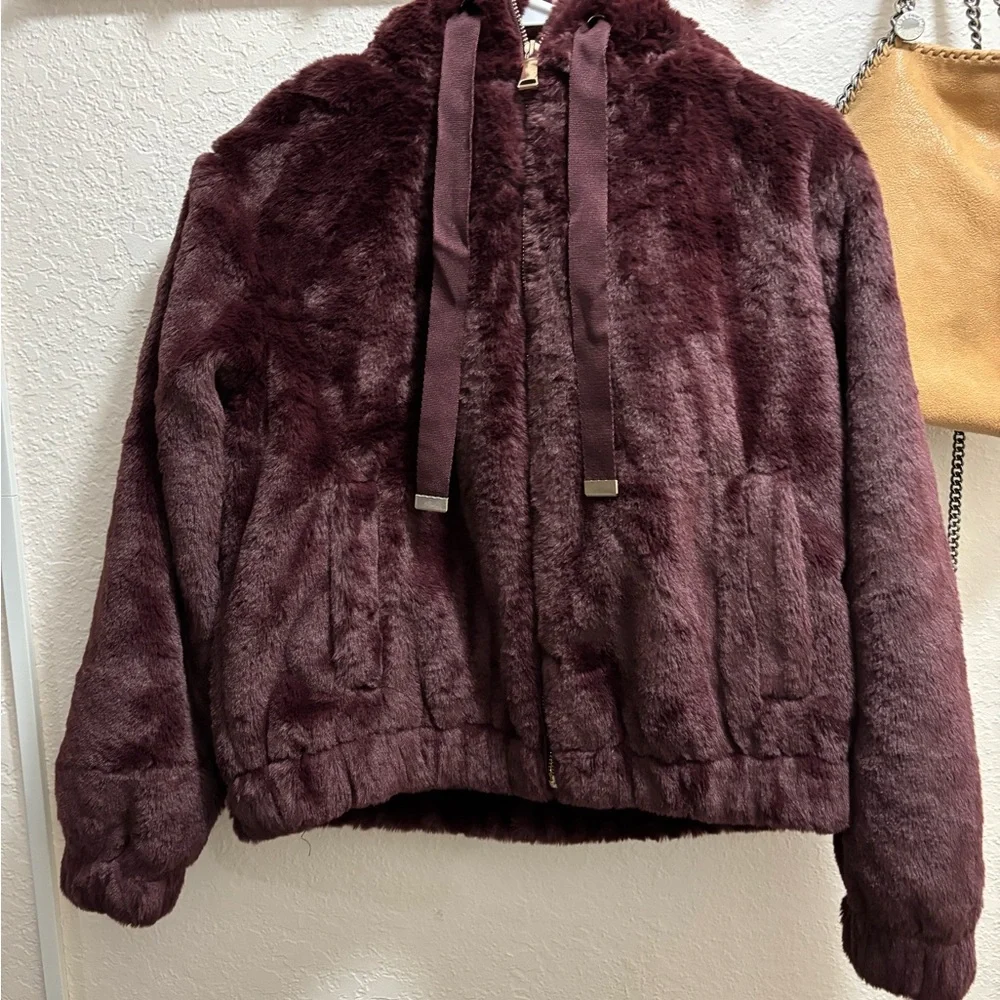 SOLD SOLD SOLDPlush Burgundy Faux Fur Jacket Philosophy - Picture 1 of 4